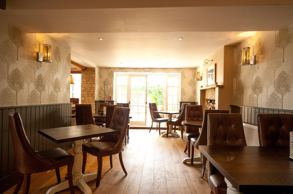 The Wychwood Inn Shipton under Wychwood Exterior foto