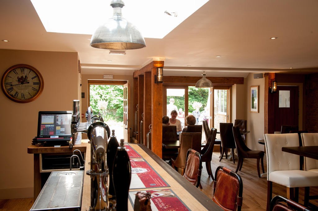 The Wychwood Inn Shipton under Wychwood Exterior foto