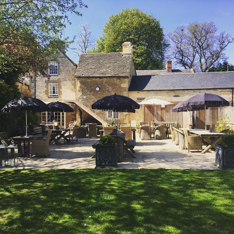 The Wychwood Inn Shipton under Wychwood Exterior foto